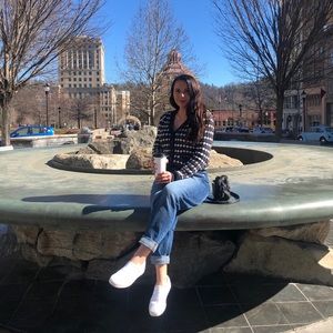 Meet your Posher, Emily